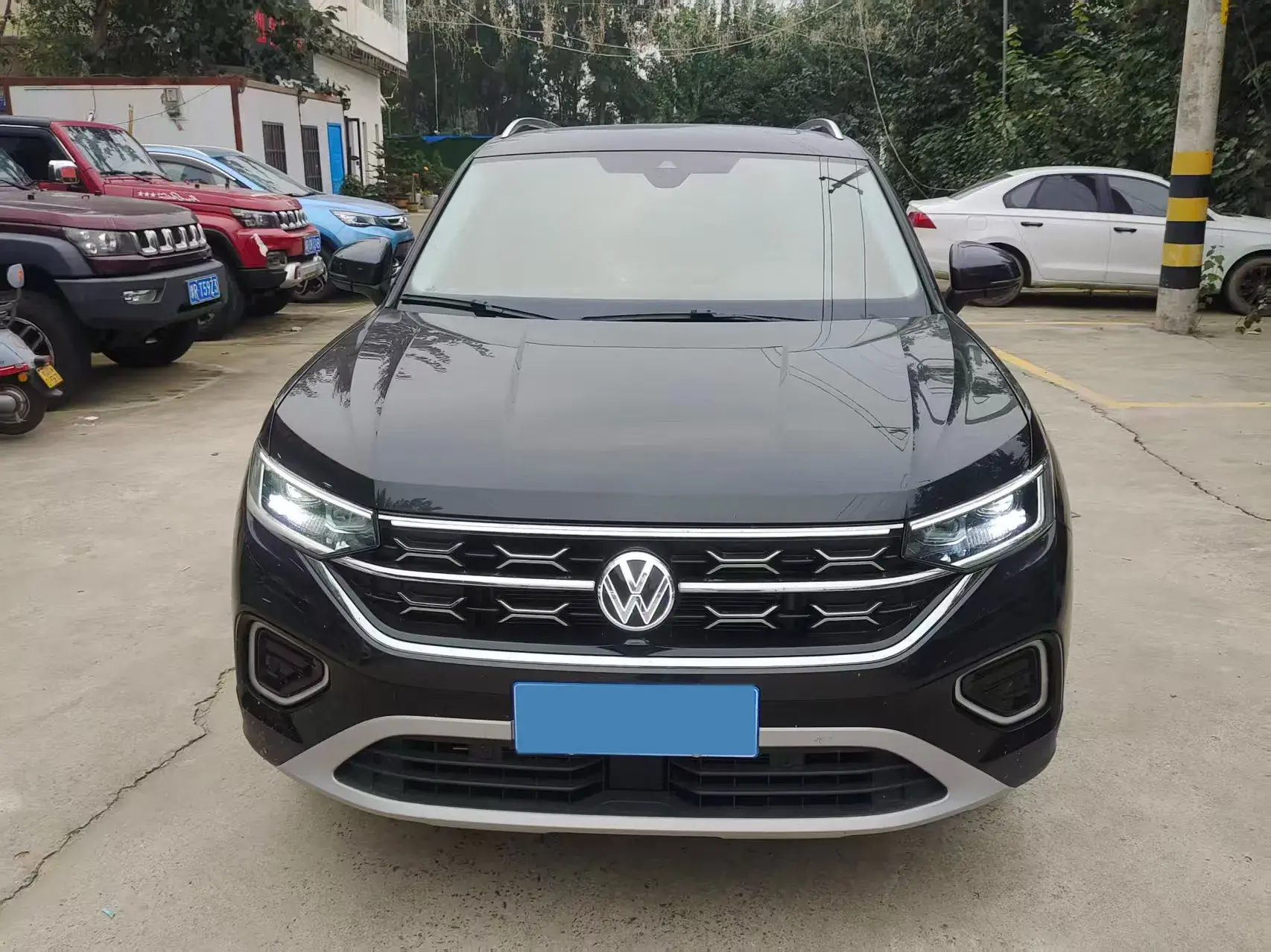 2024 VOLKSWAGEN TAYRON thumbnail 2