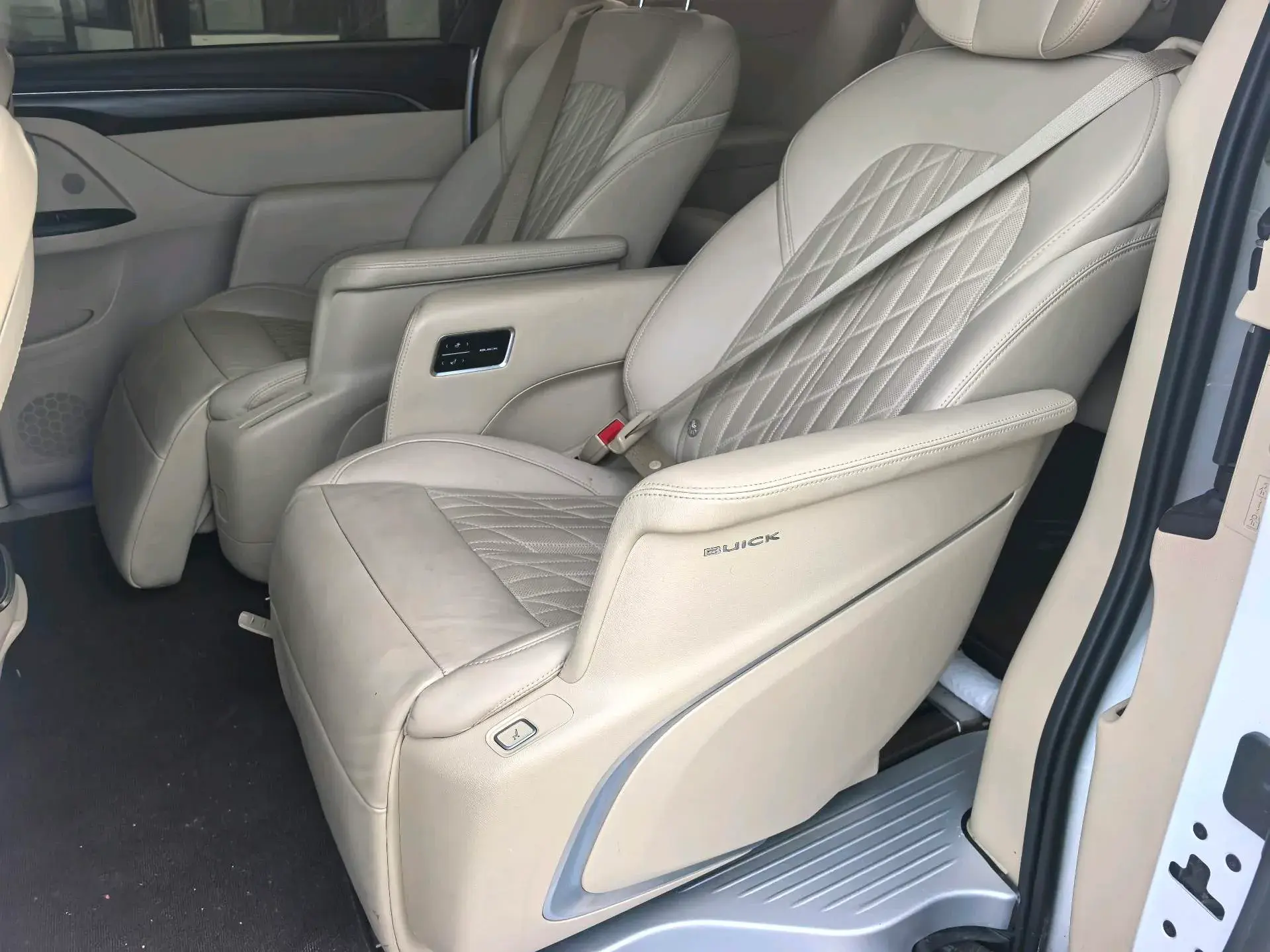 2022 BUICK GL8 thumbnail 4