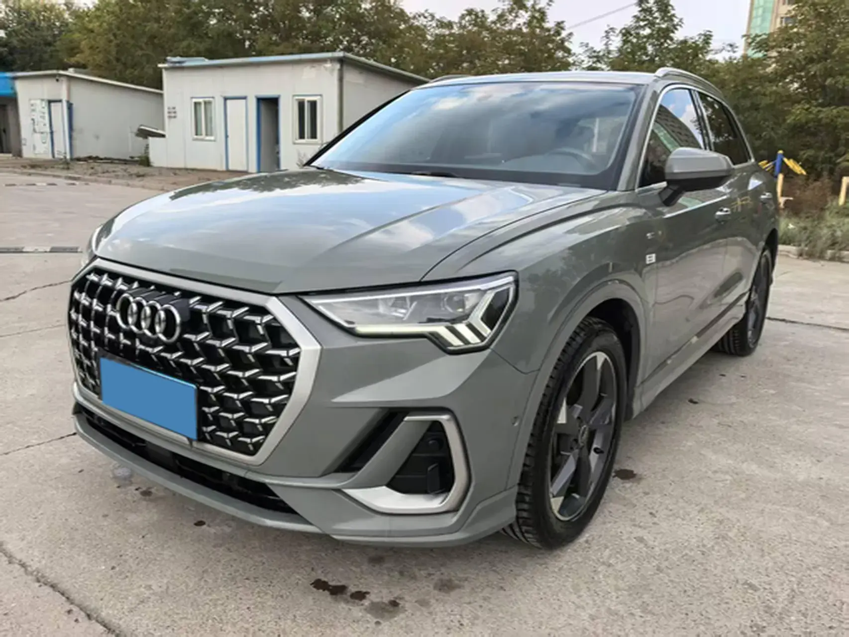 2023 AUDI Q2L view 1