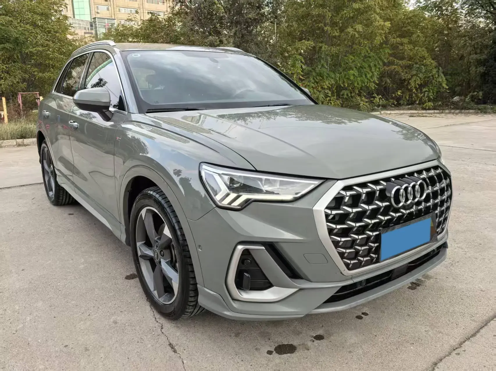2023 AUDI Q2L thumbnail 3