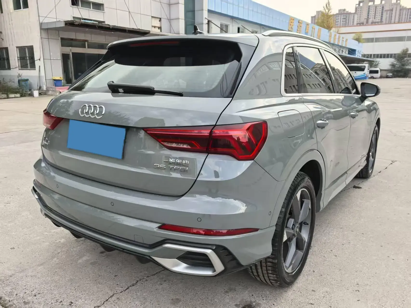 2023 AUDI Q2L thumbnail 4