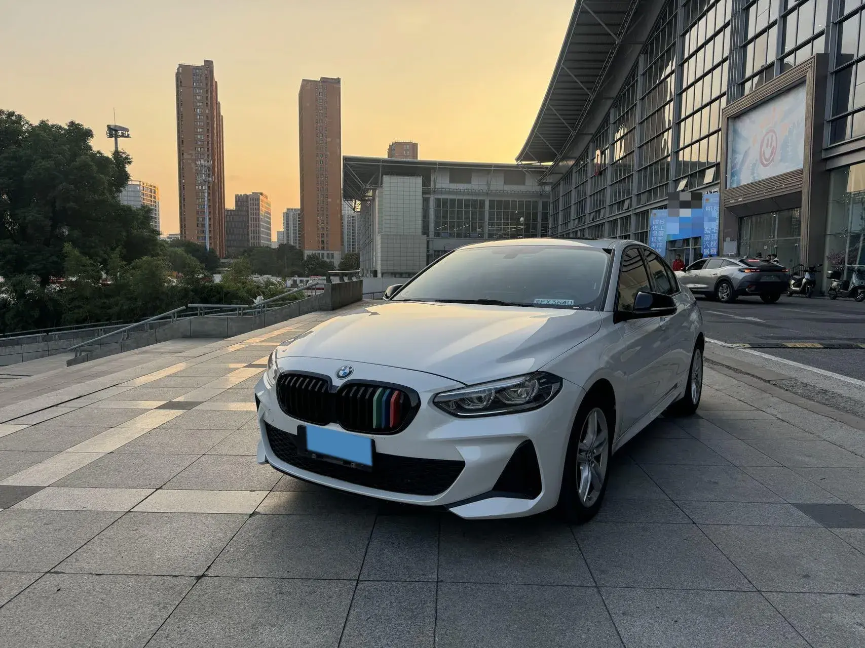 2022 BMW 1 view 1