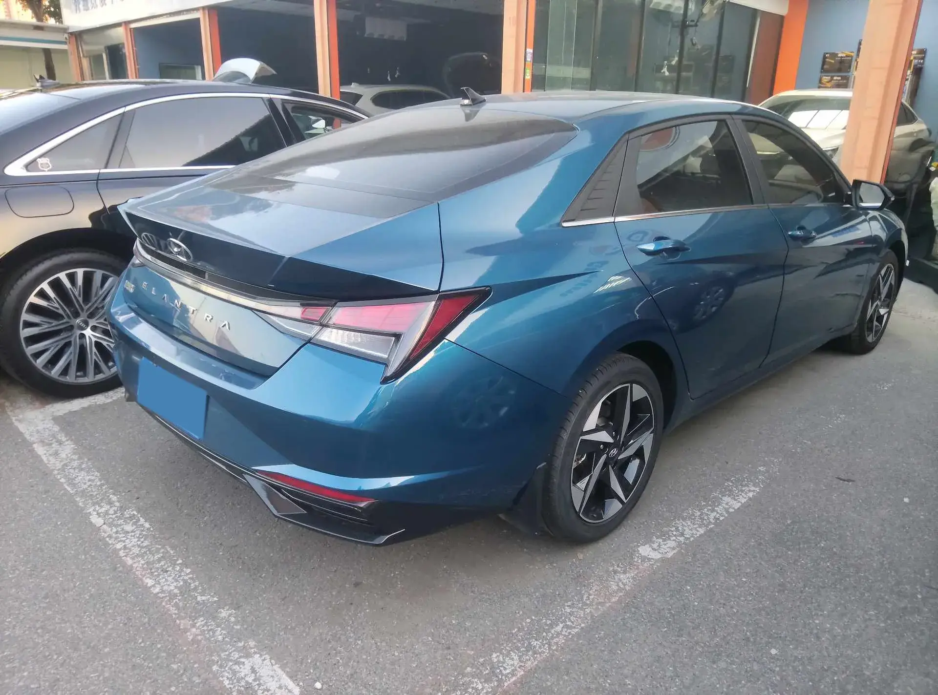 2021 HYUNDAI ELANTRA thumbnail 4