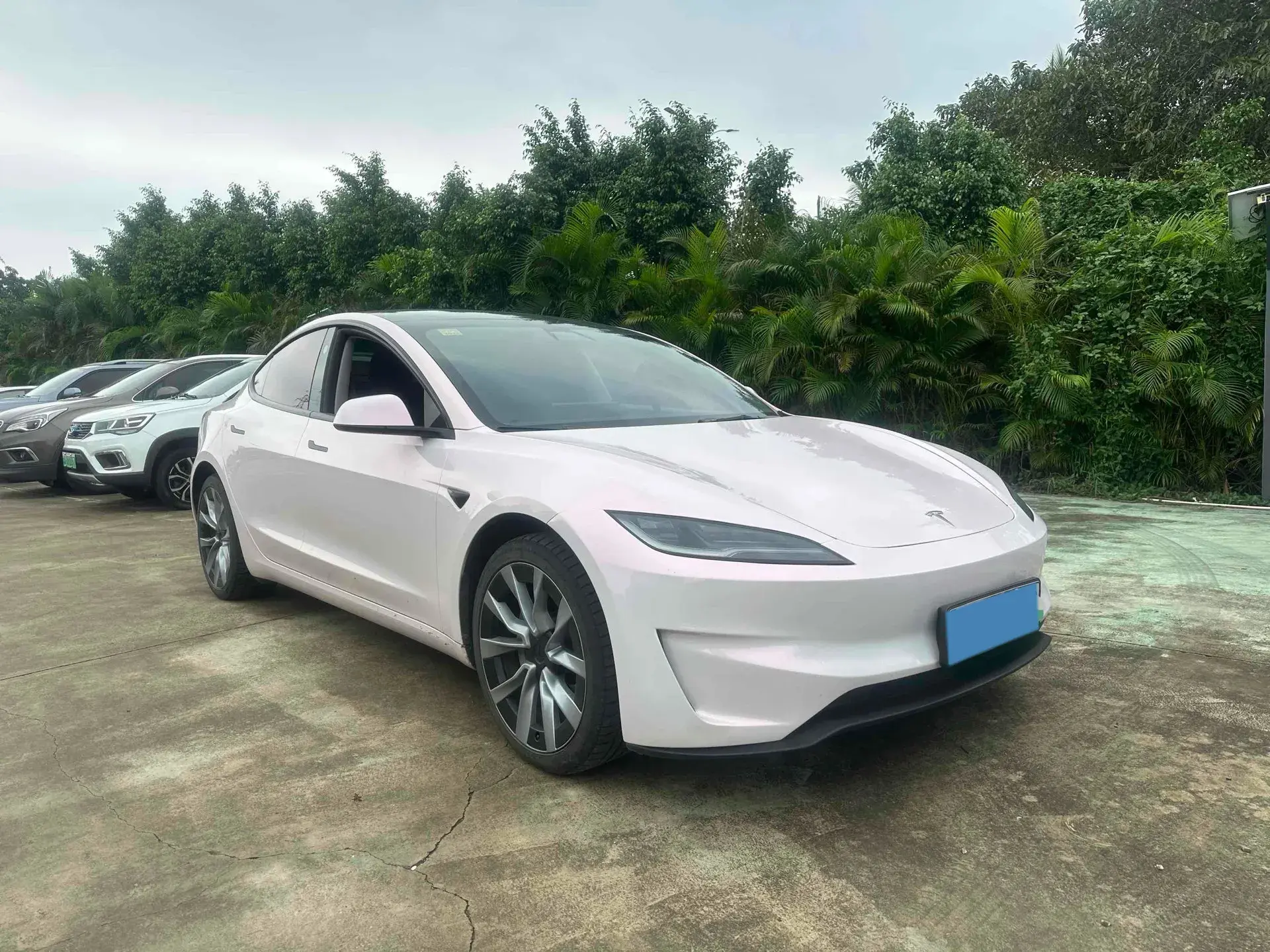 2023 TESLA MODEL thumbnail 2