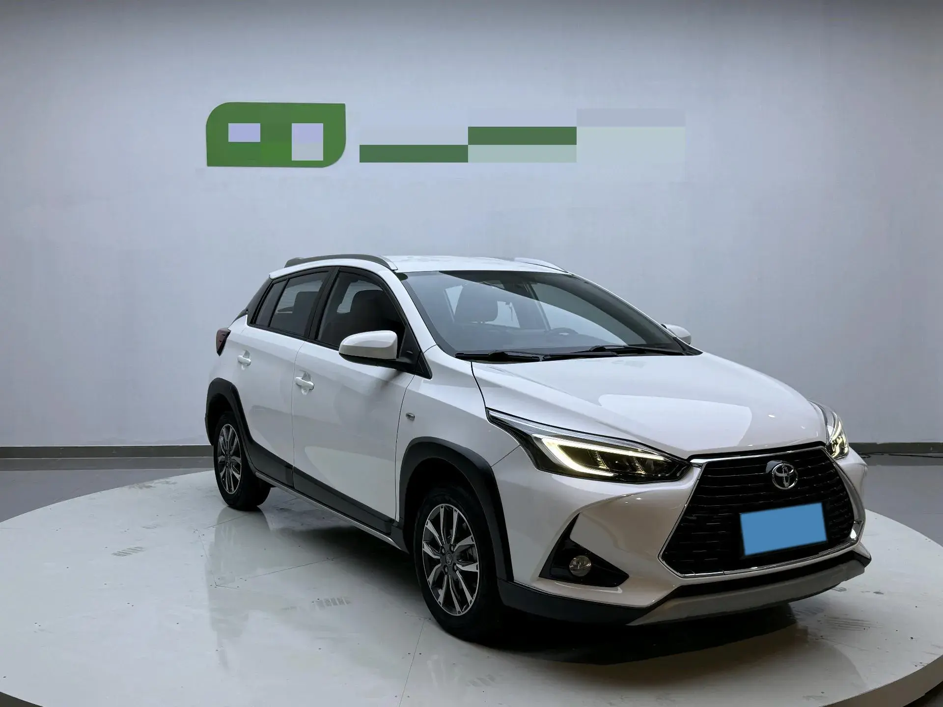 2021 TOYOTA YARIS thumbnail 3