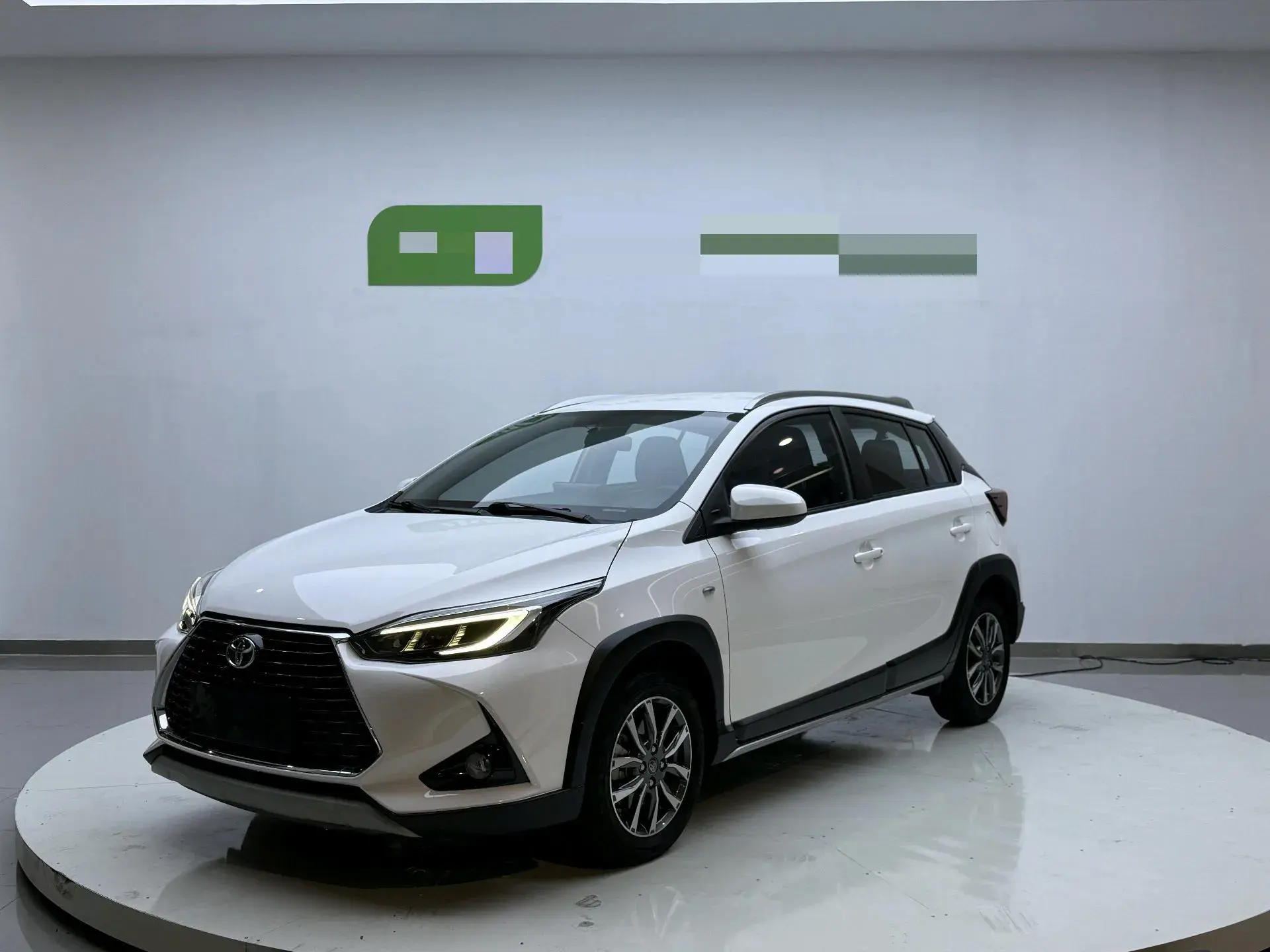 2021 TOYOTA YARIS view 1