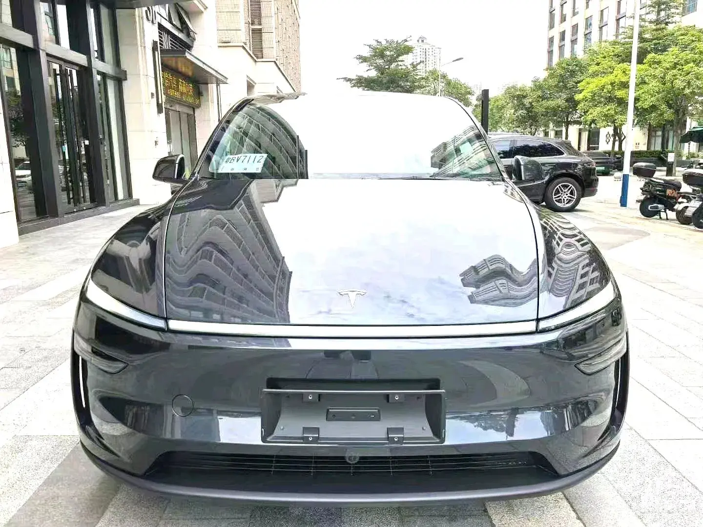 2025 TESLA MODEL thumbnail 2