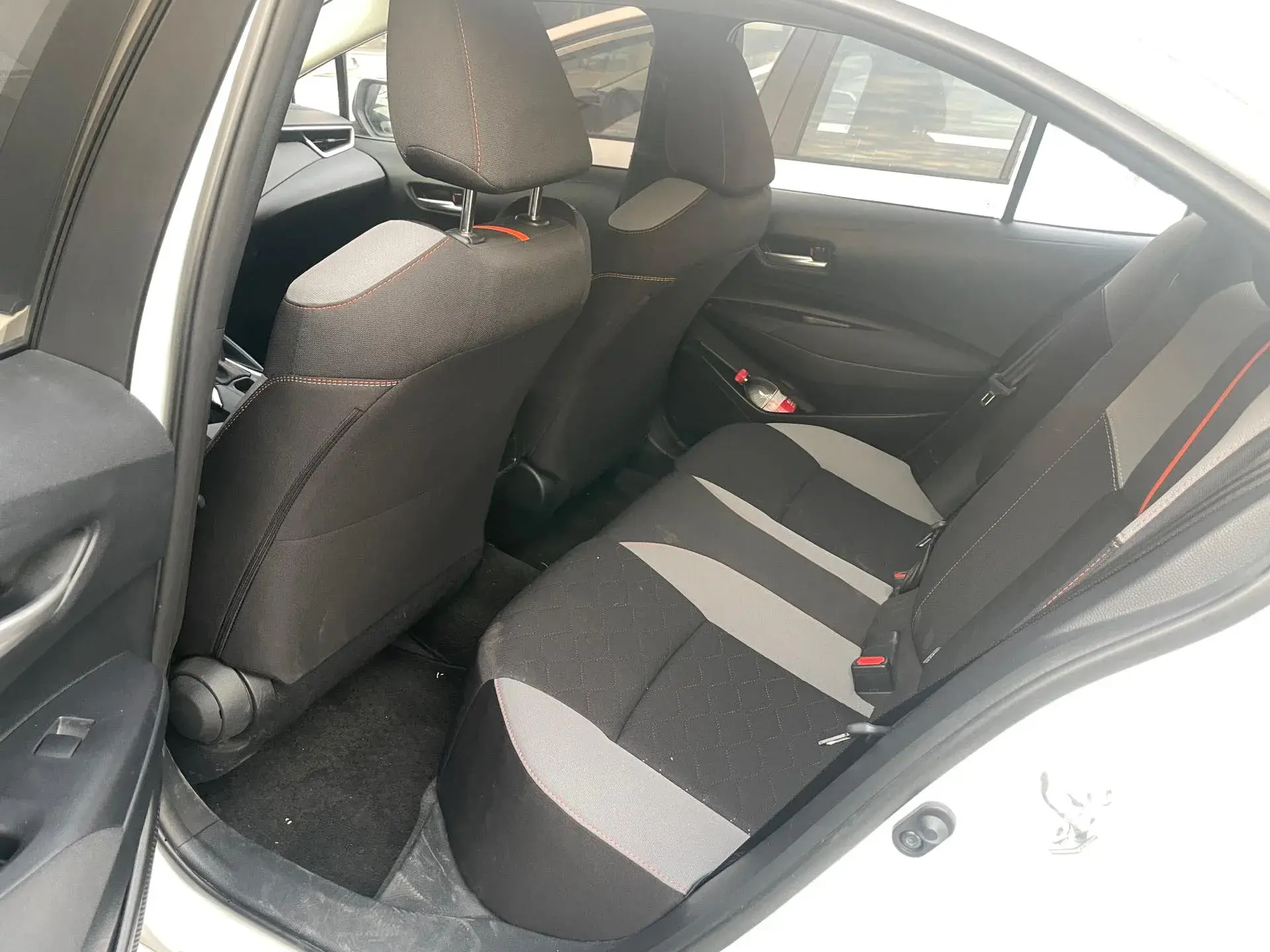 2023 TOYOTA COROLLA thumbnail 4