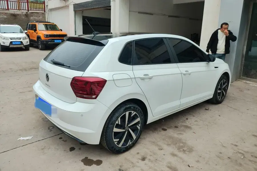2023 VOLKSWAGEN POLO thumbnail 2