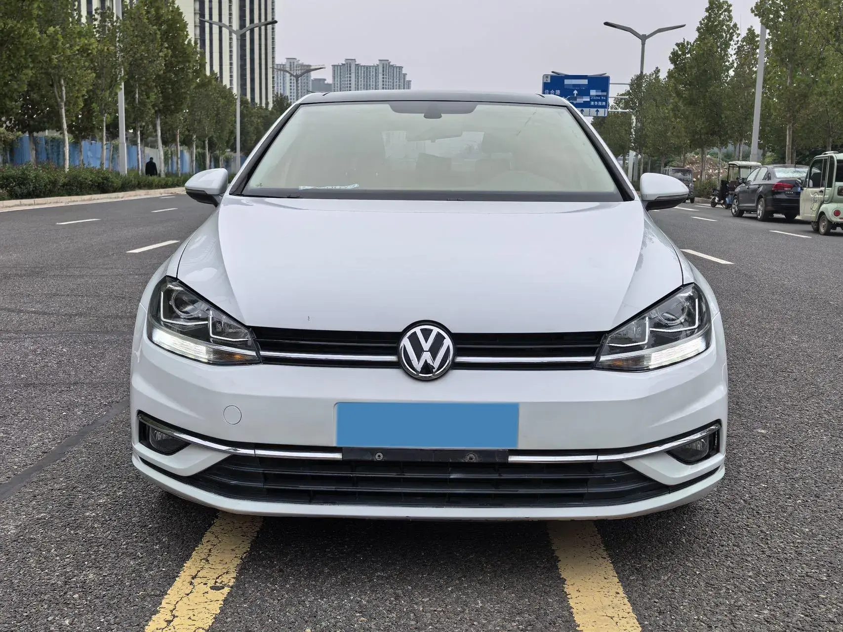 2020 VOLKSWAGEN GOLF thumbnail 3