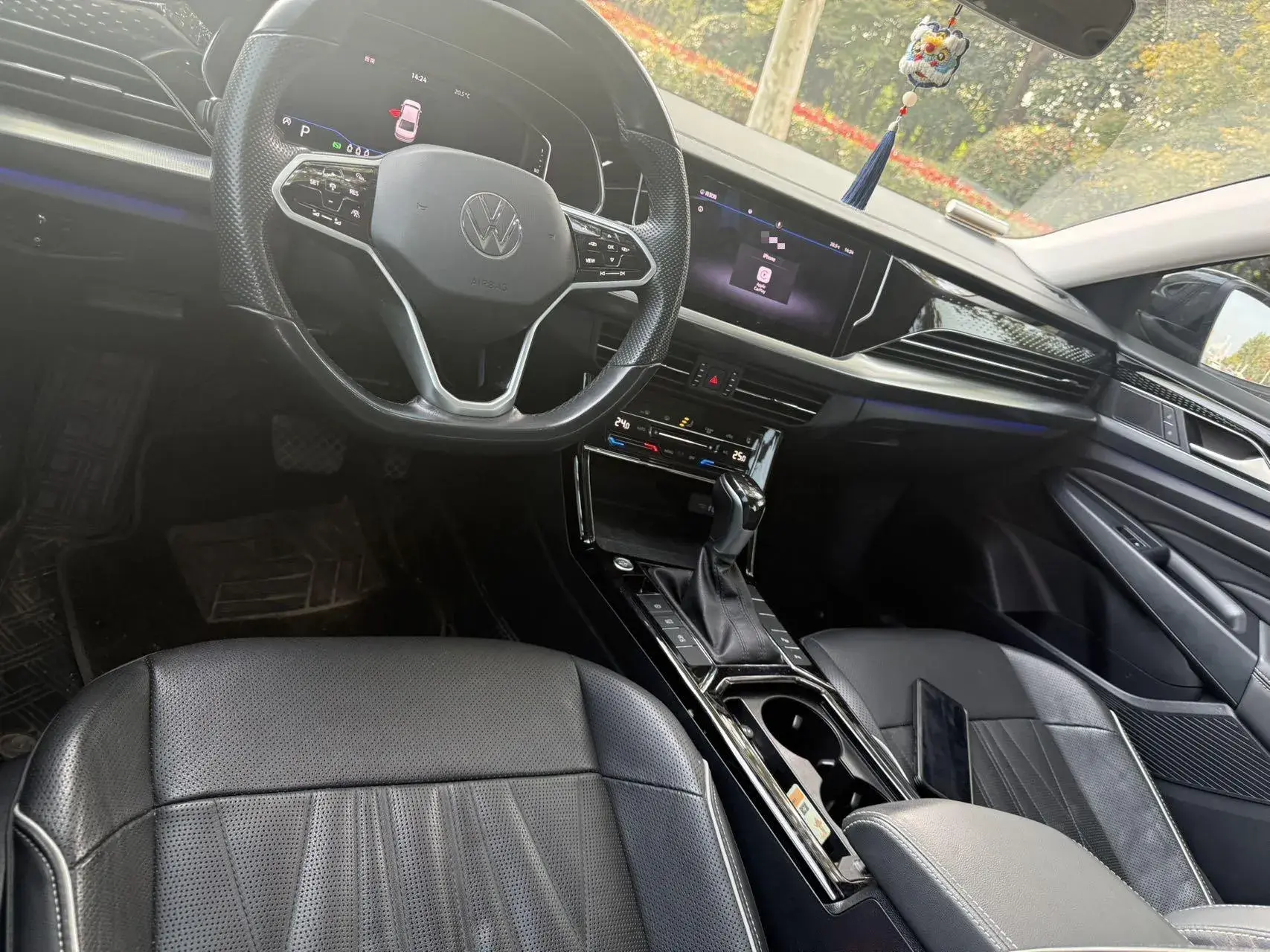 2022 VOLKSWAGEN PASSAT thumbnail 4