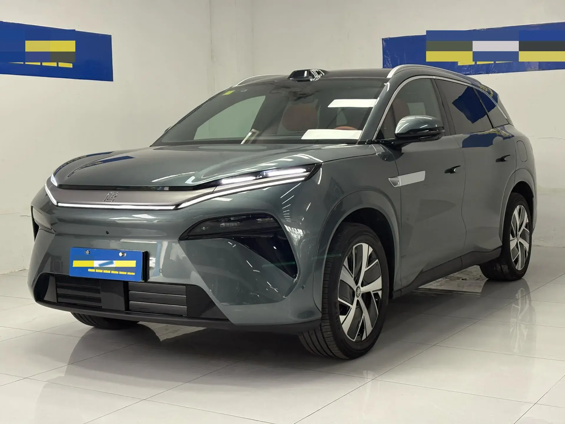 2025 BYD TANGL view 1