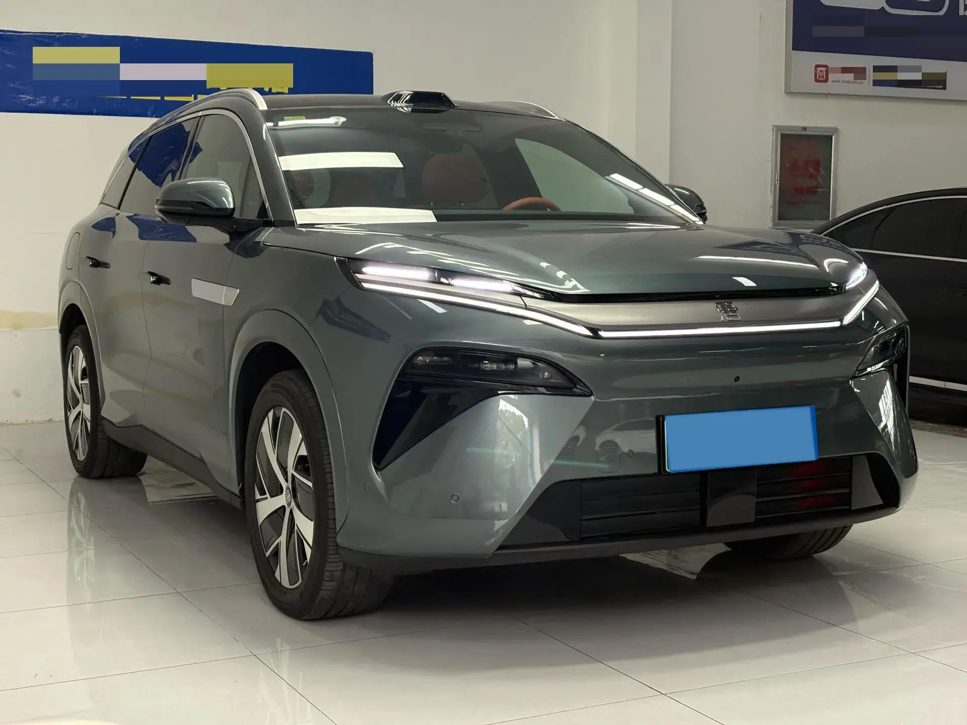 2025 BYD TANGL thumbnail 3