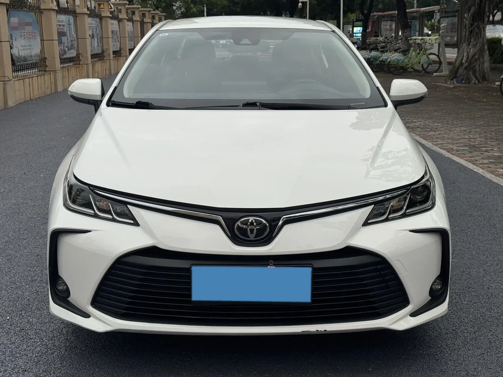 2023 TOYOTA COROLLA thumbnail 2