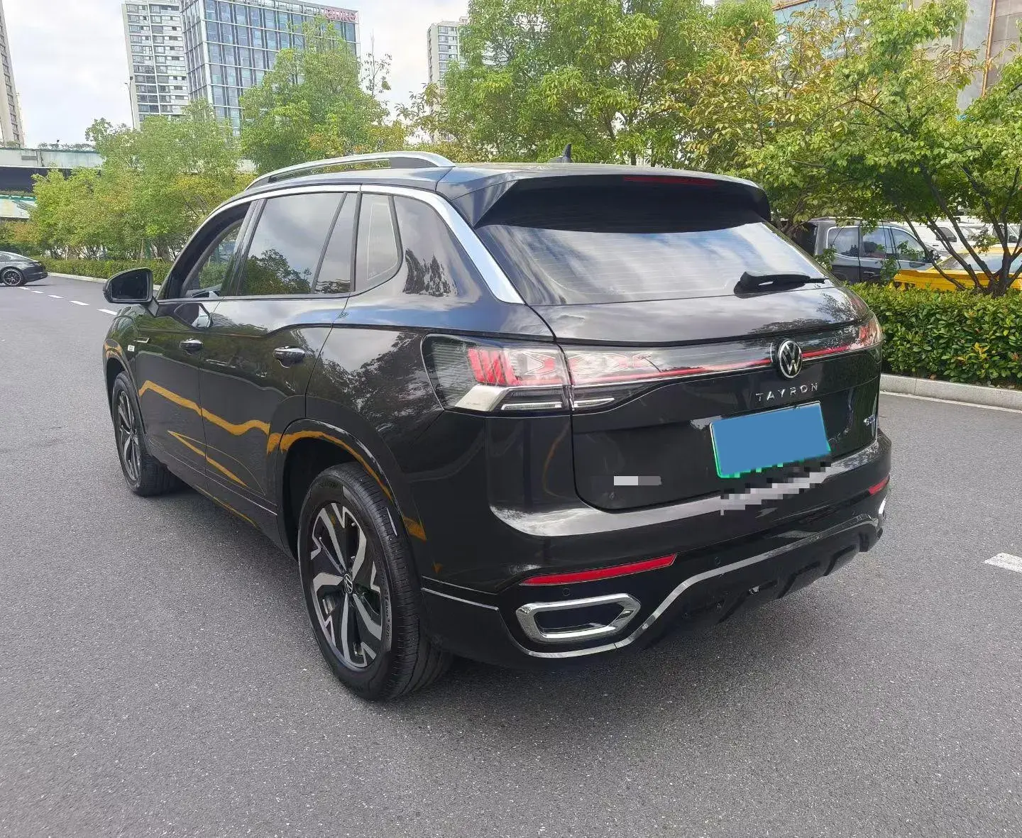 2023 VOLKSWAGEN TAYRON thumbnail 4