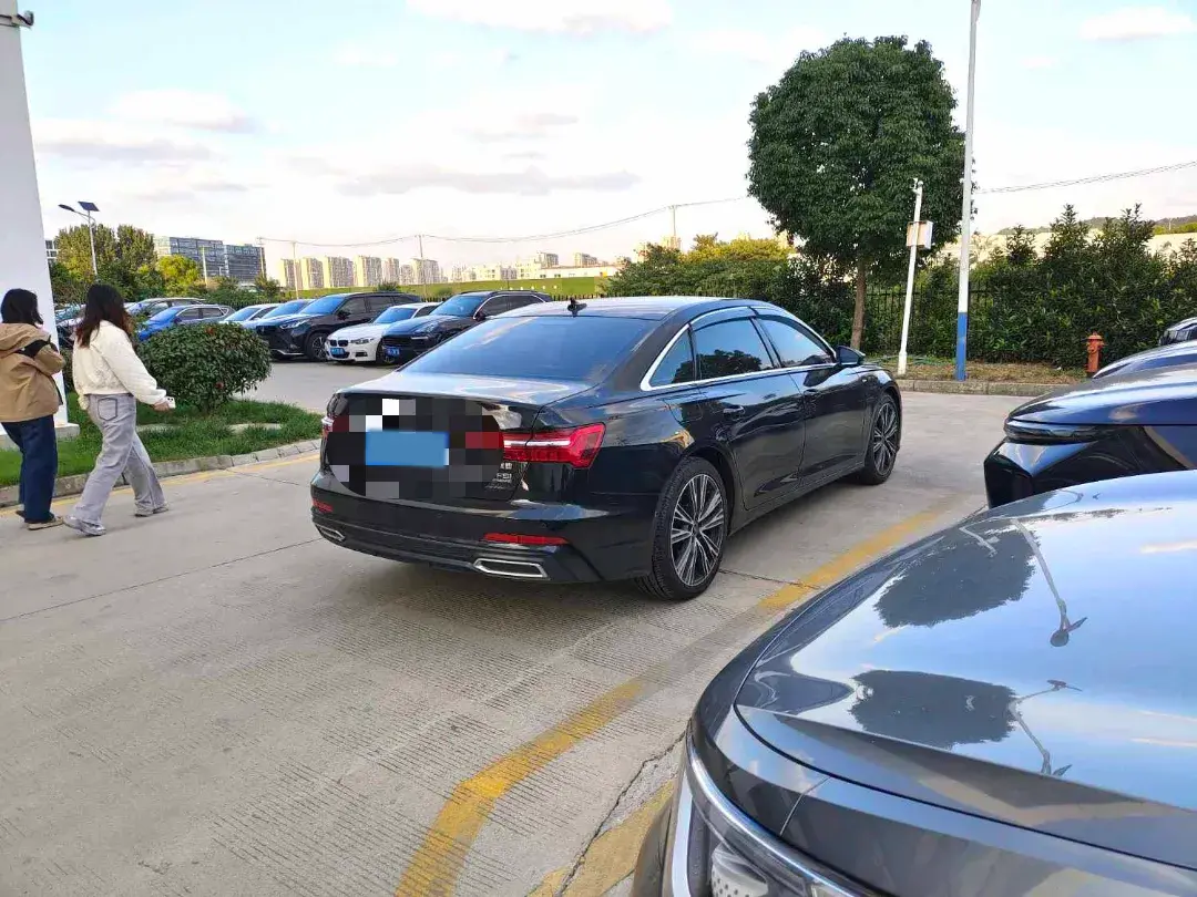 2022 AUDI A6L thumbnail 3