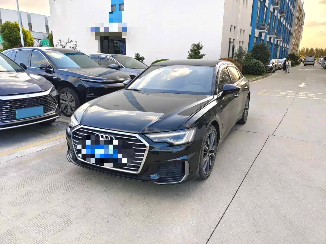 2022 AUDI A6L view 1