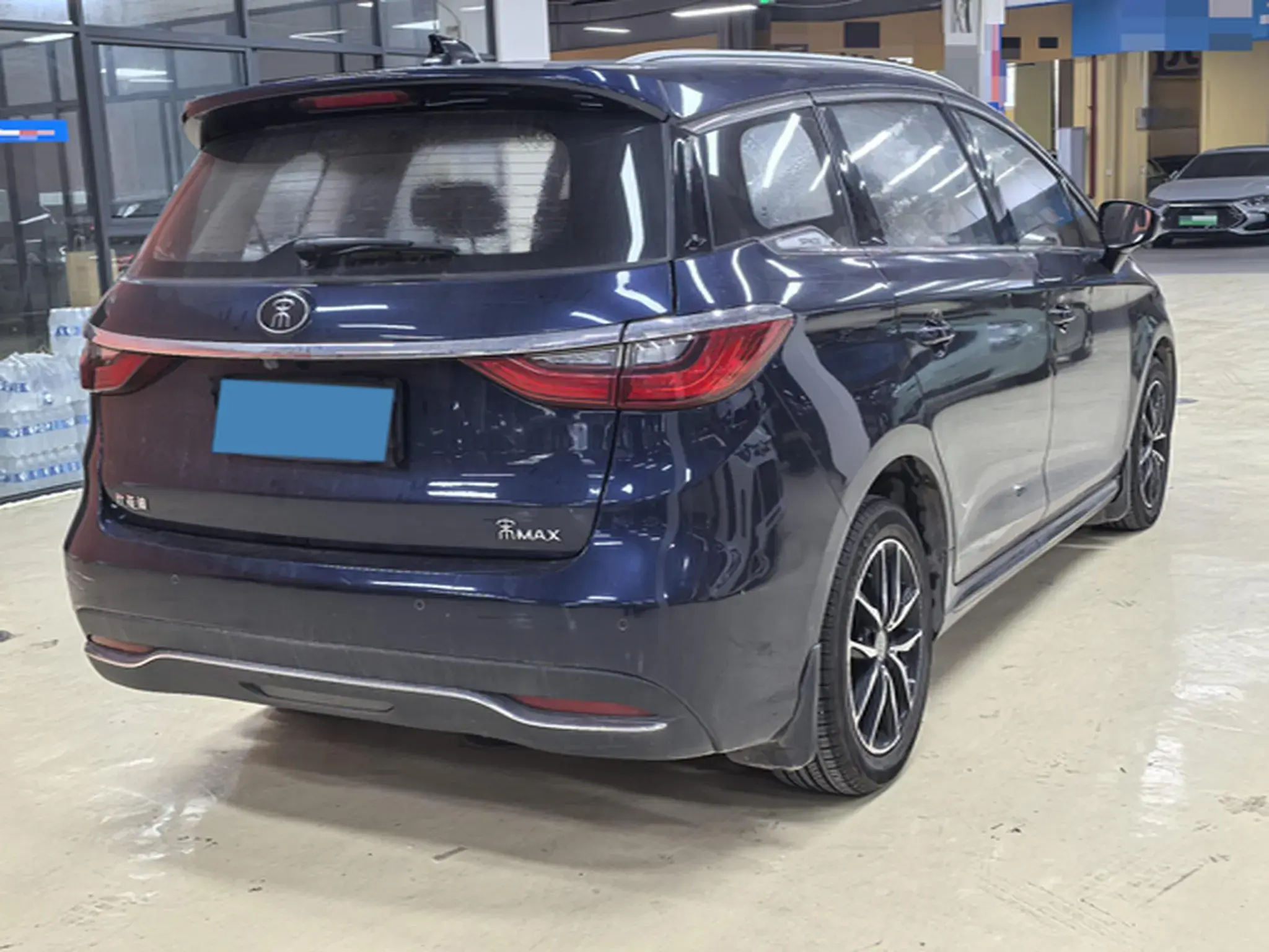 2017 BYD SONG thumbnail 4