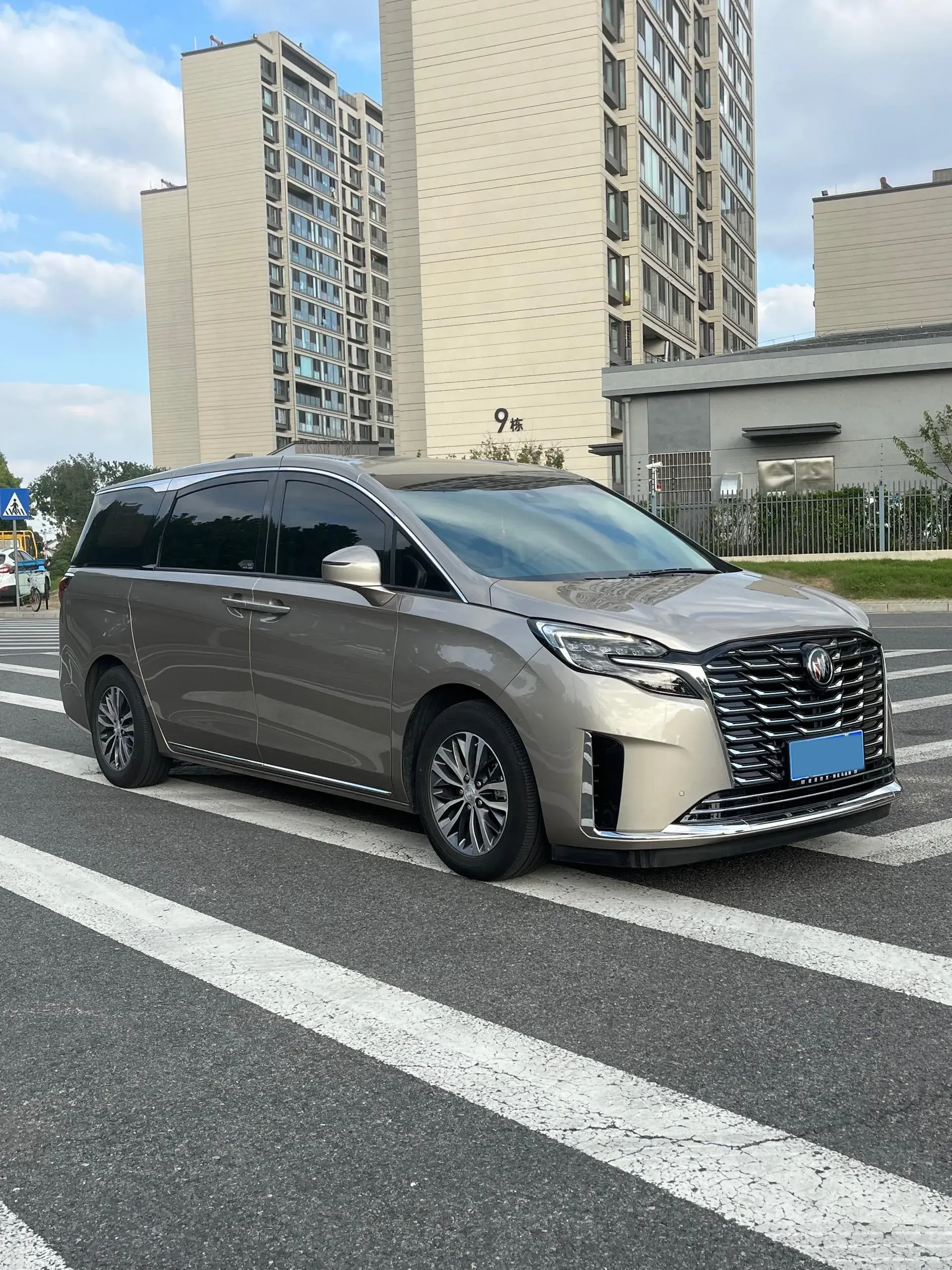 2023 BUICK GL8 thumbnail 3