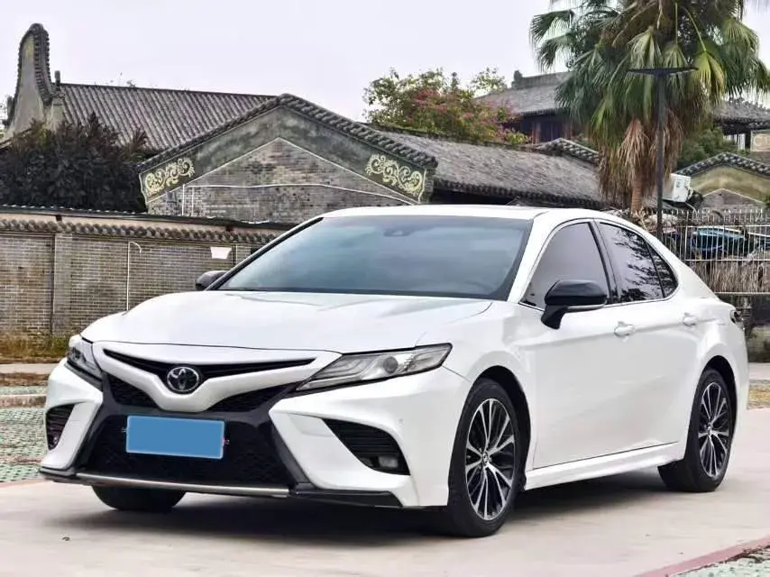 2019 TOYOTA CAMRY view 1