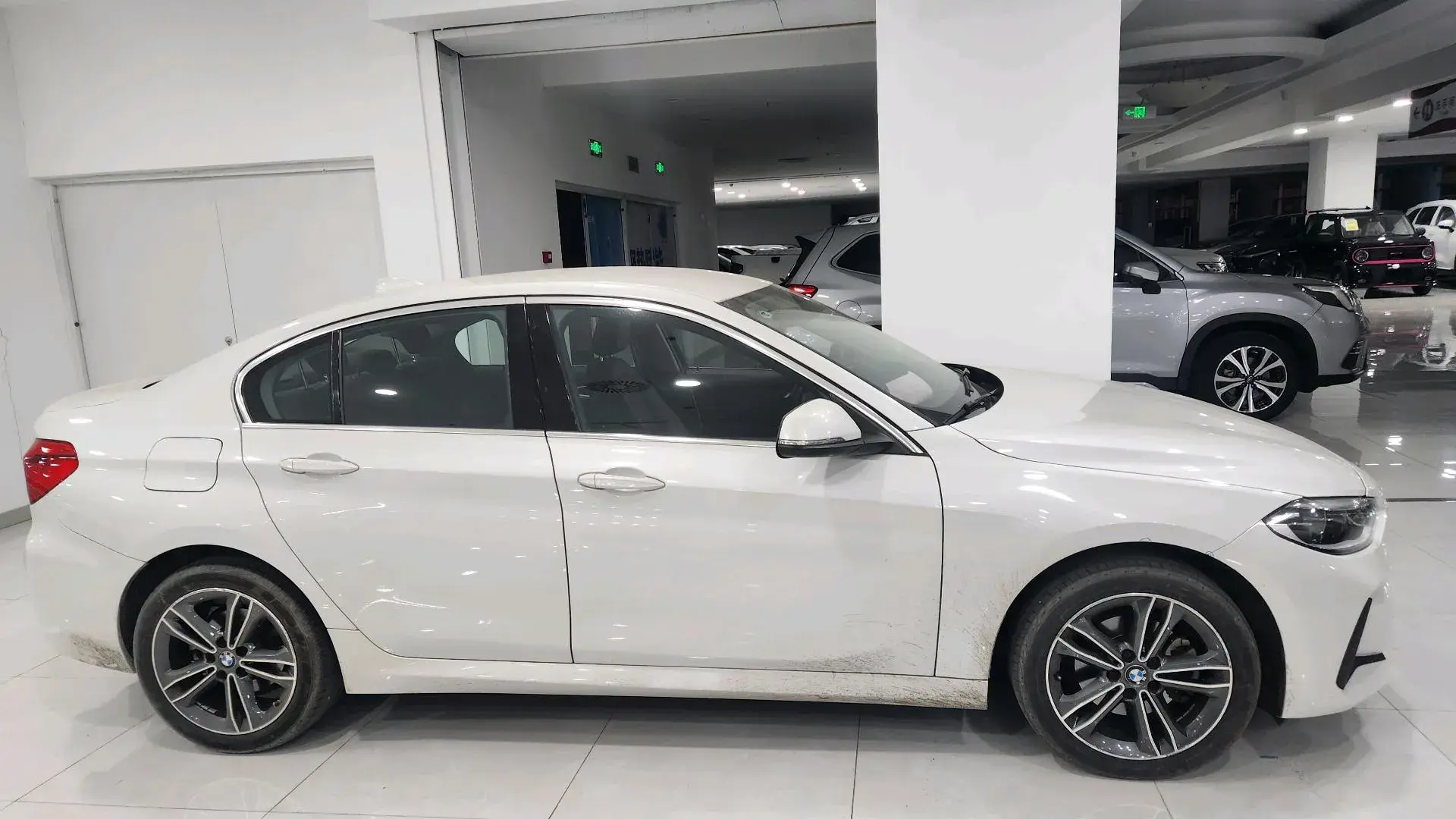 2022 BMW 1 thumbnail 2