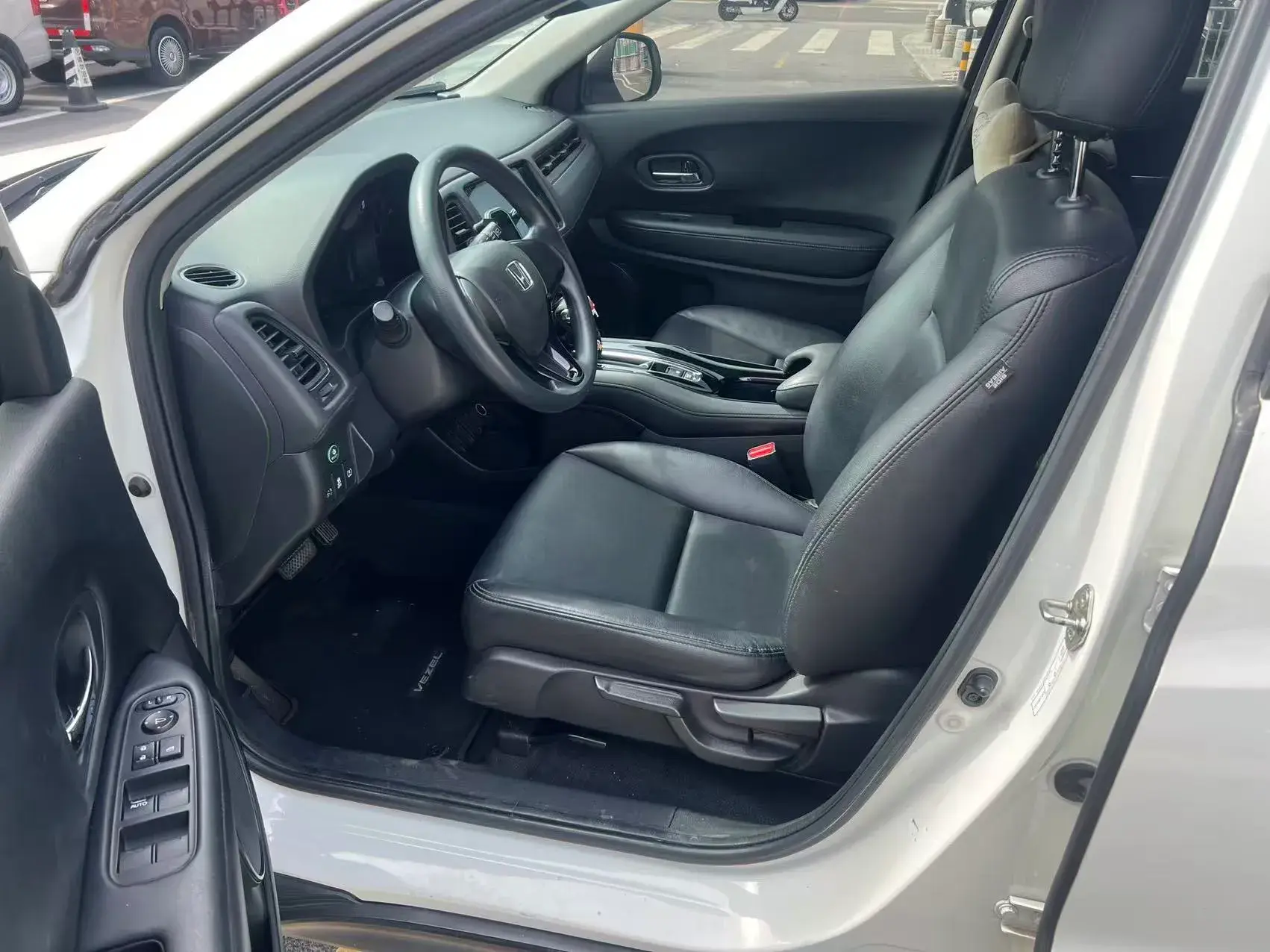 2020 HONDA VEZEL thumbnail 3