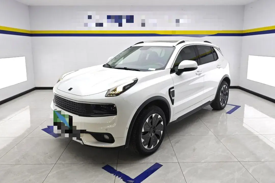 2019 LYNK&CO 01 view 1