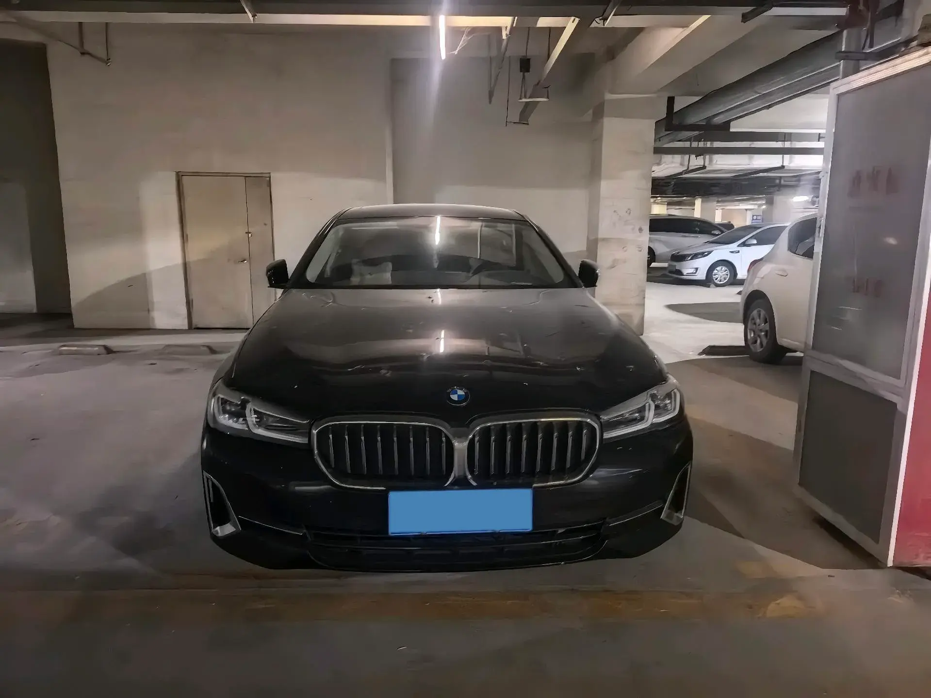 2022 BMW 5 thumbnail 3
