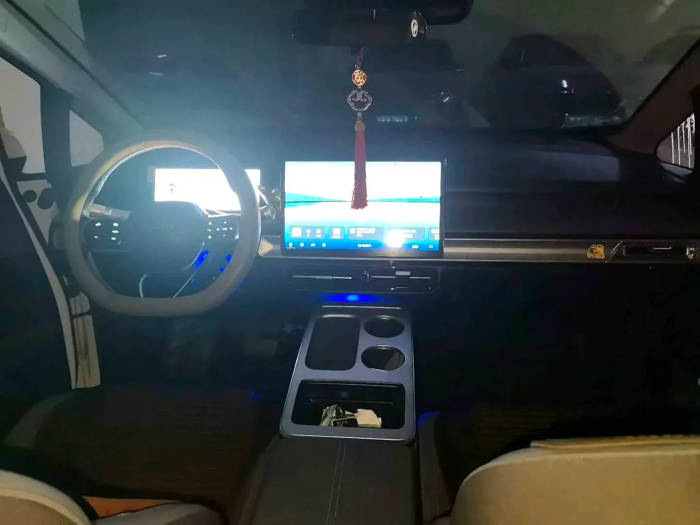 2023 AION Y thumbnail 3