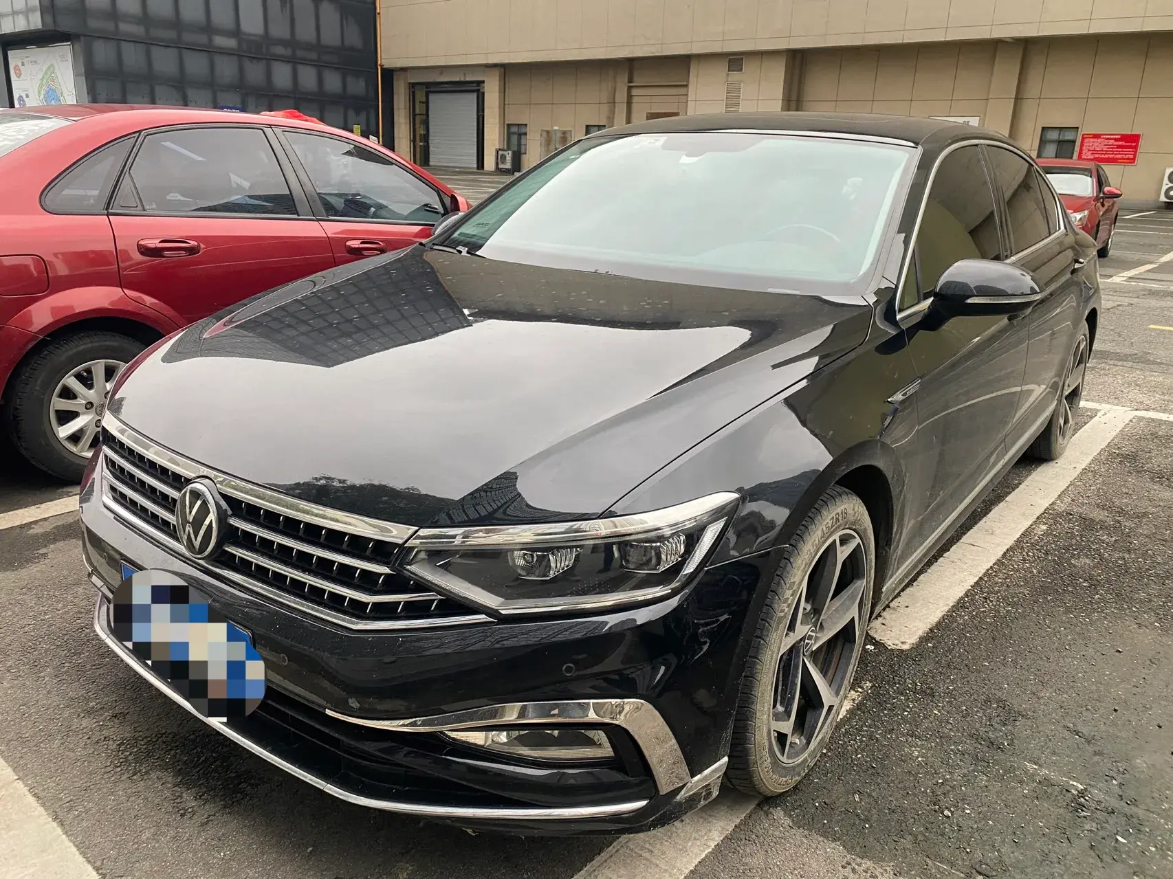 2023 VOLKSWAGEN MAGOTAN view 1