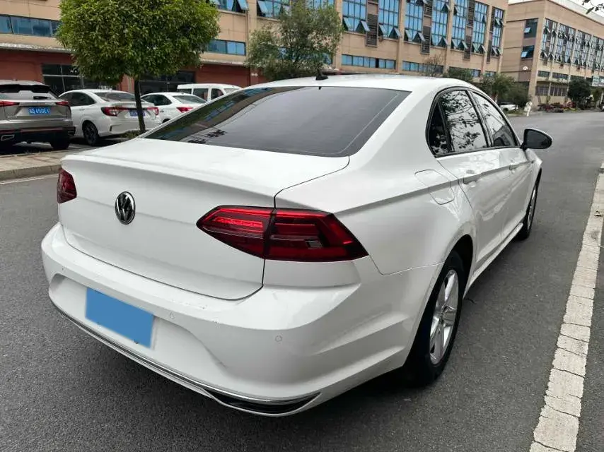 2019 VOLKSWAGEN LAMANDO thumbnail 3