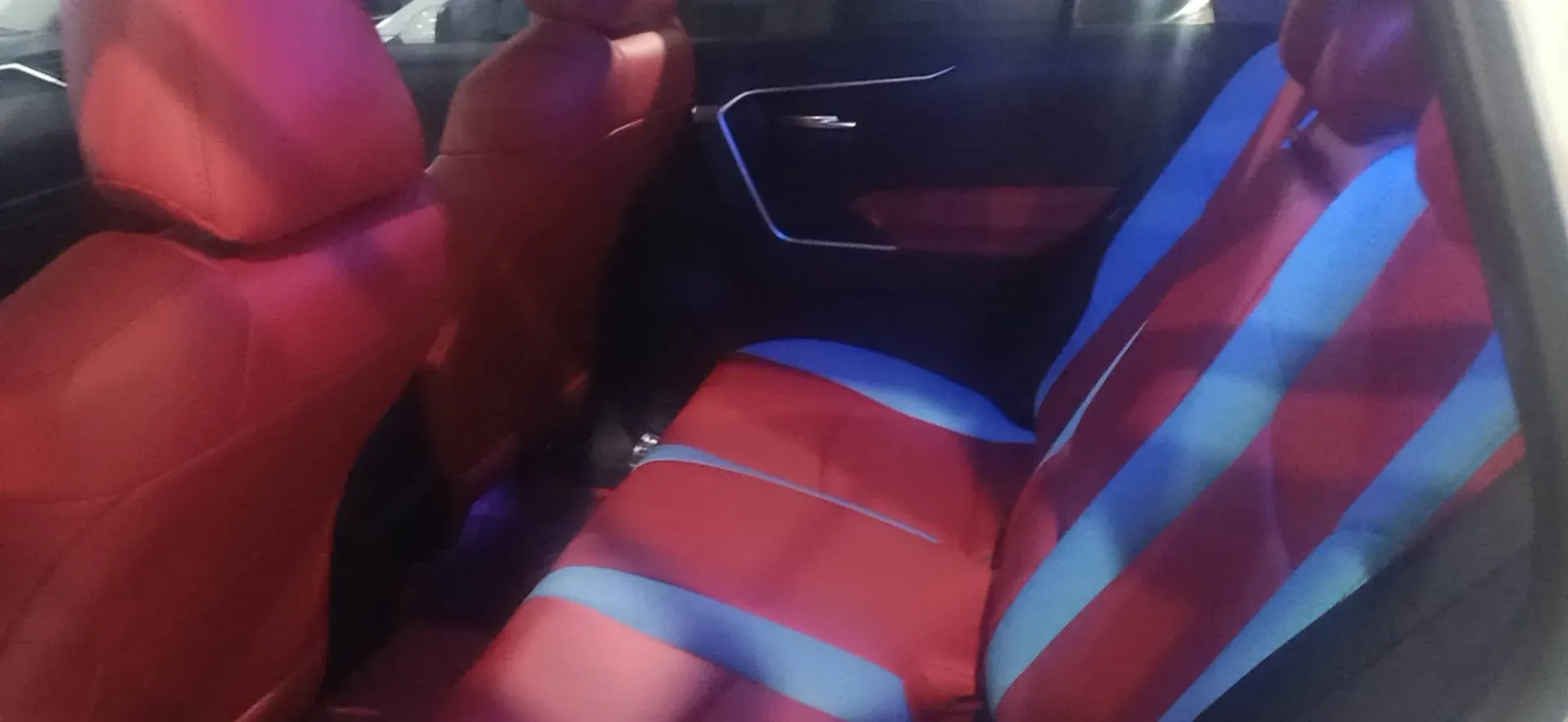 2022 Toyota RAV4 Hybird E+ 2.5L 180HP L4 E-CVT PHEV 15.984KWH,autocango,china used car exporter,china ev exporter,chinese used car exporter,chinese used ev exporter