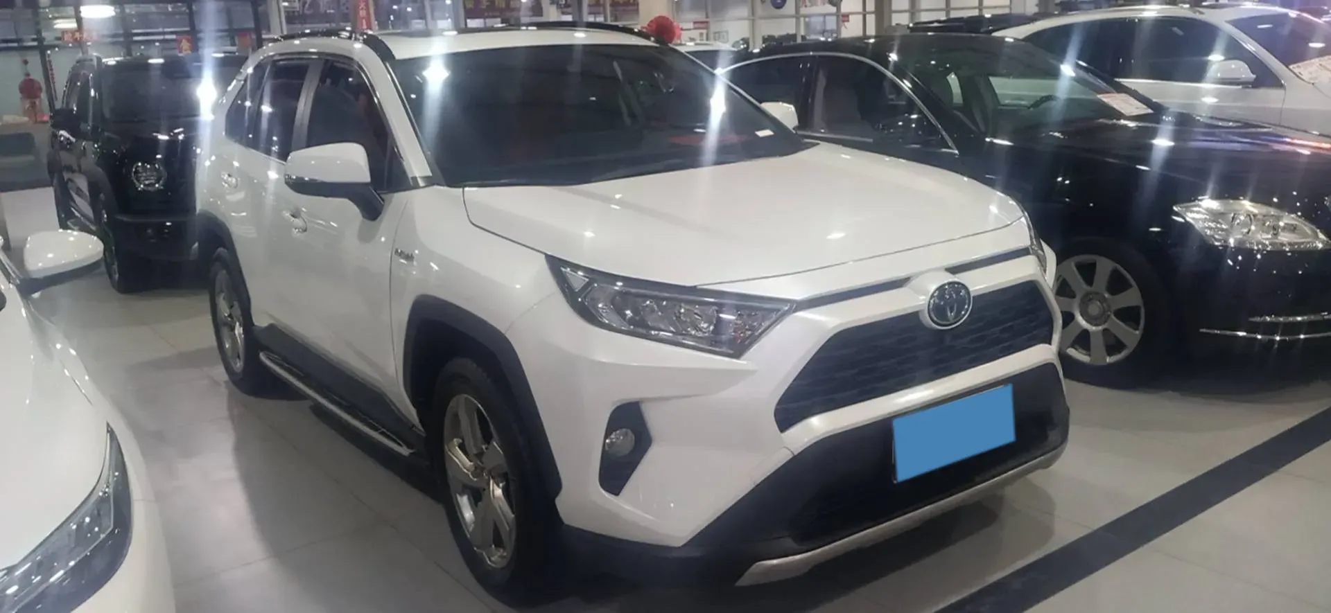 2022 Toyota RAV4 Hybird E+ 2.5L 180HP L4 E-CVT PHEV 15.984KWH,autocango,china used car exporter,china ev exporter,chinese used car exporter,chinese used ev exporter