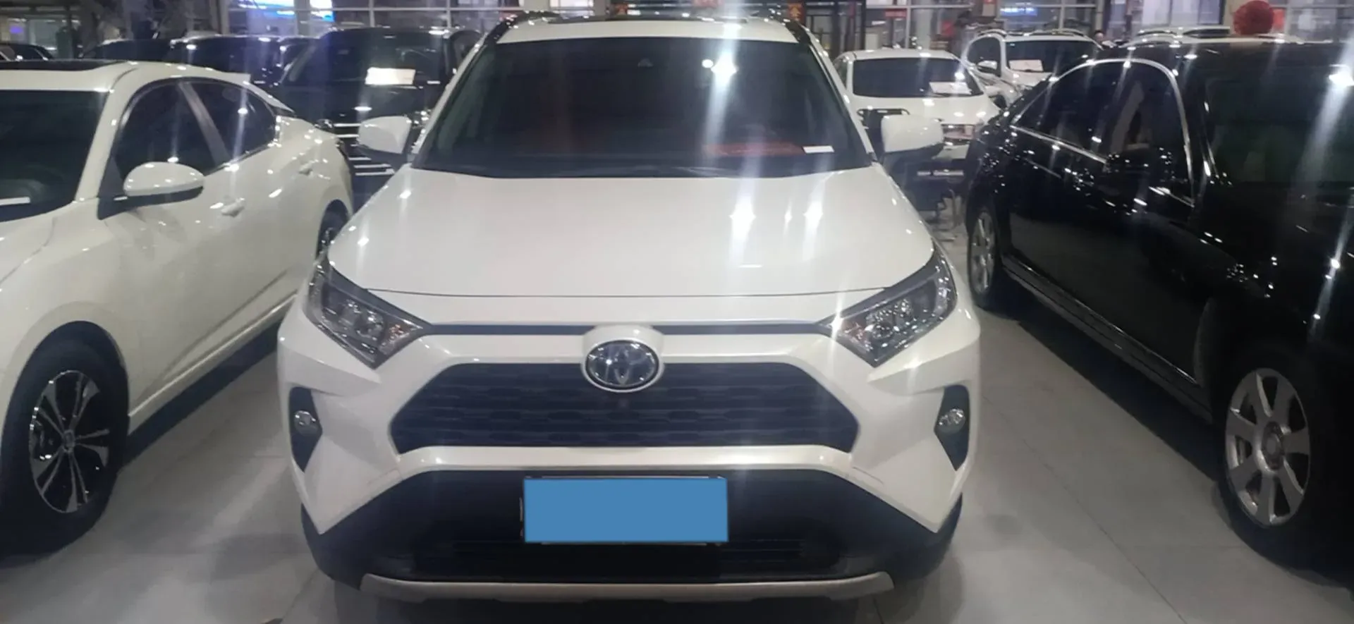 2022 Toyota RAV4 Hybird E+ 2.5L 180HP L4 E-CVT PHEV 15.984KWH,autocango,china used car exporter,china ev exporter,chinese used car exporter,chinese used ev exporter
