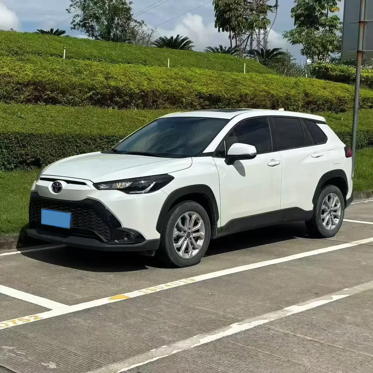 2023 TOYOTA FRONTLANDER view 1