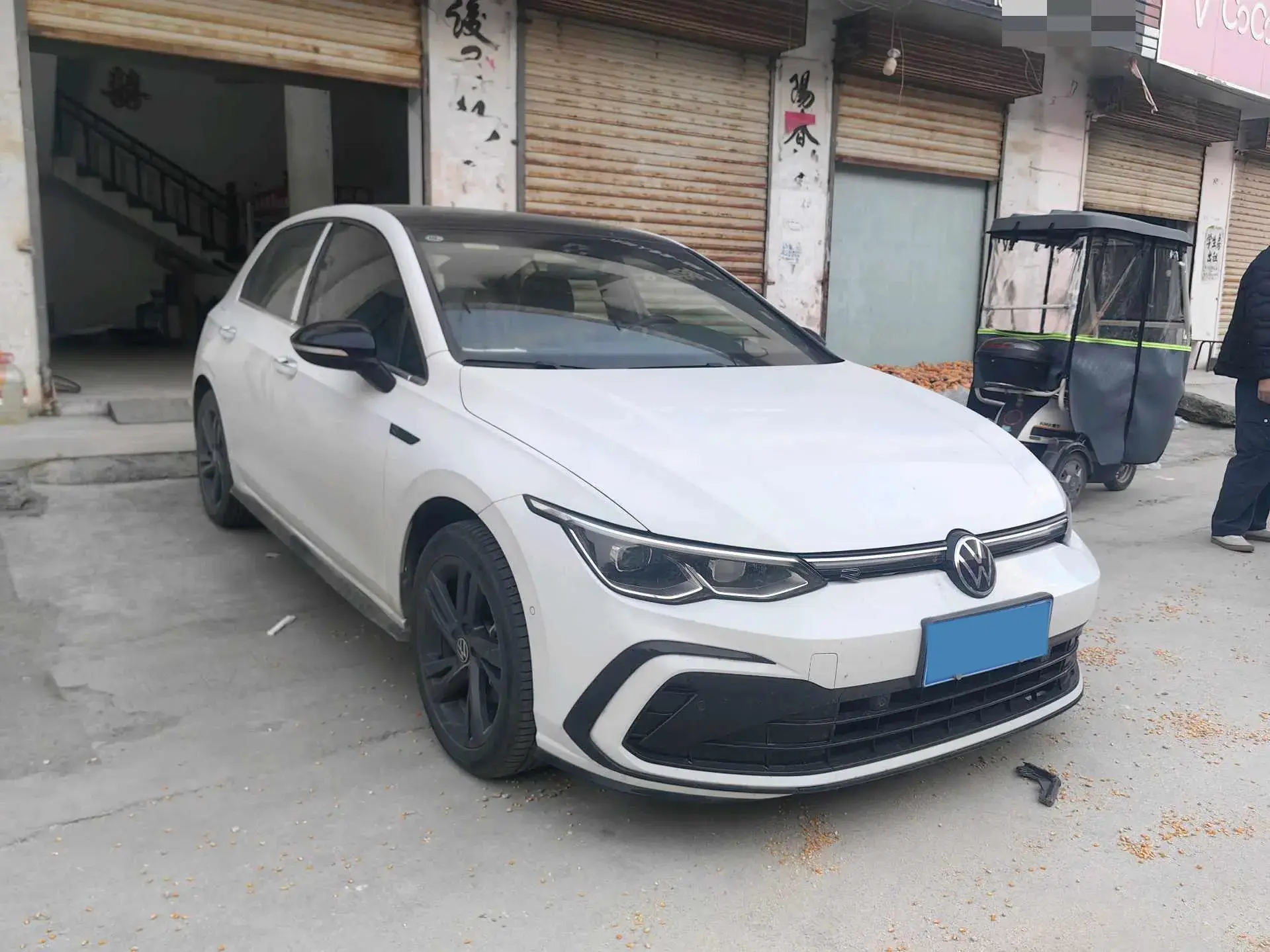 2021 VOLKSWAGEN GOLF thumbnail 3