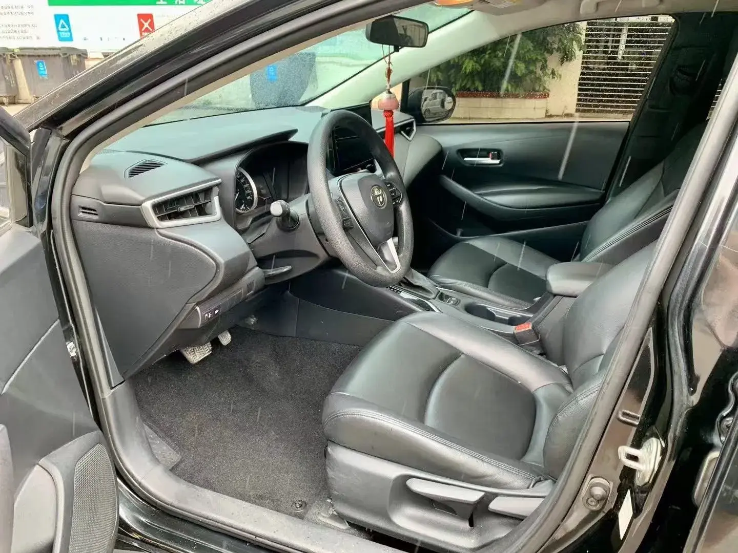 2019 TOYOTA COROLLA thumbnail 4