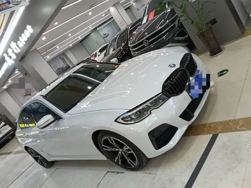 2022 BMW 3 thumbnail 3