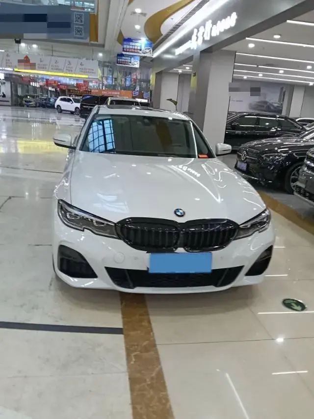 2022 BMW 3 thumbnail 2