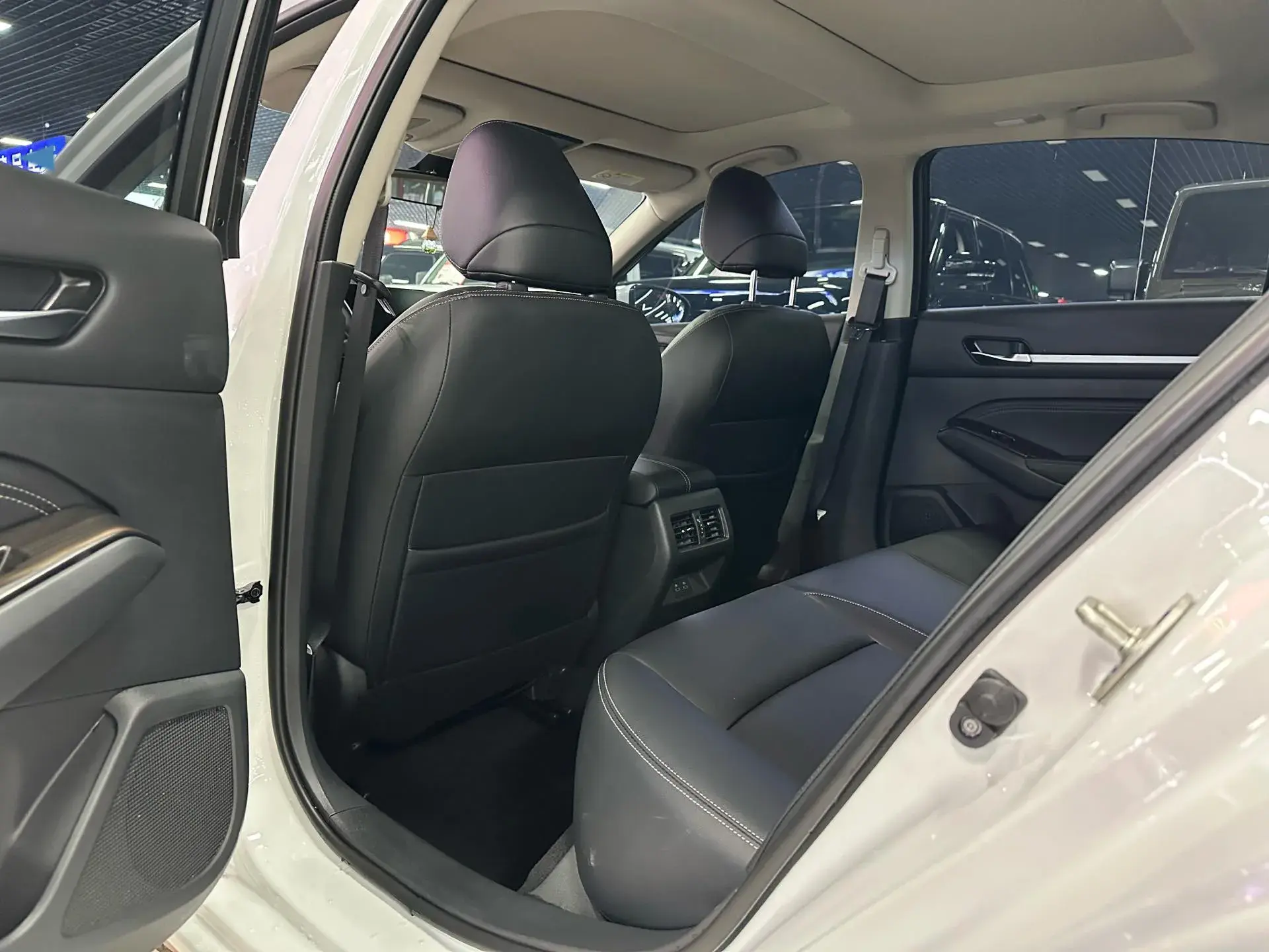 2022 NISSAN TEANA thumbnail 4