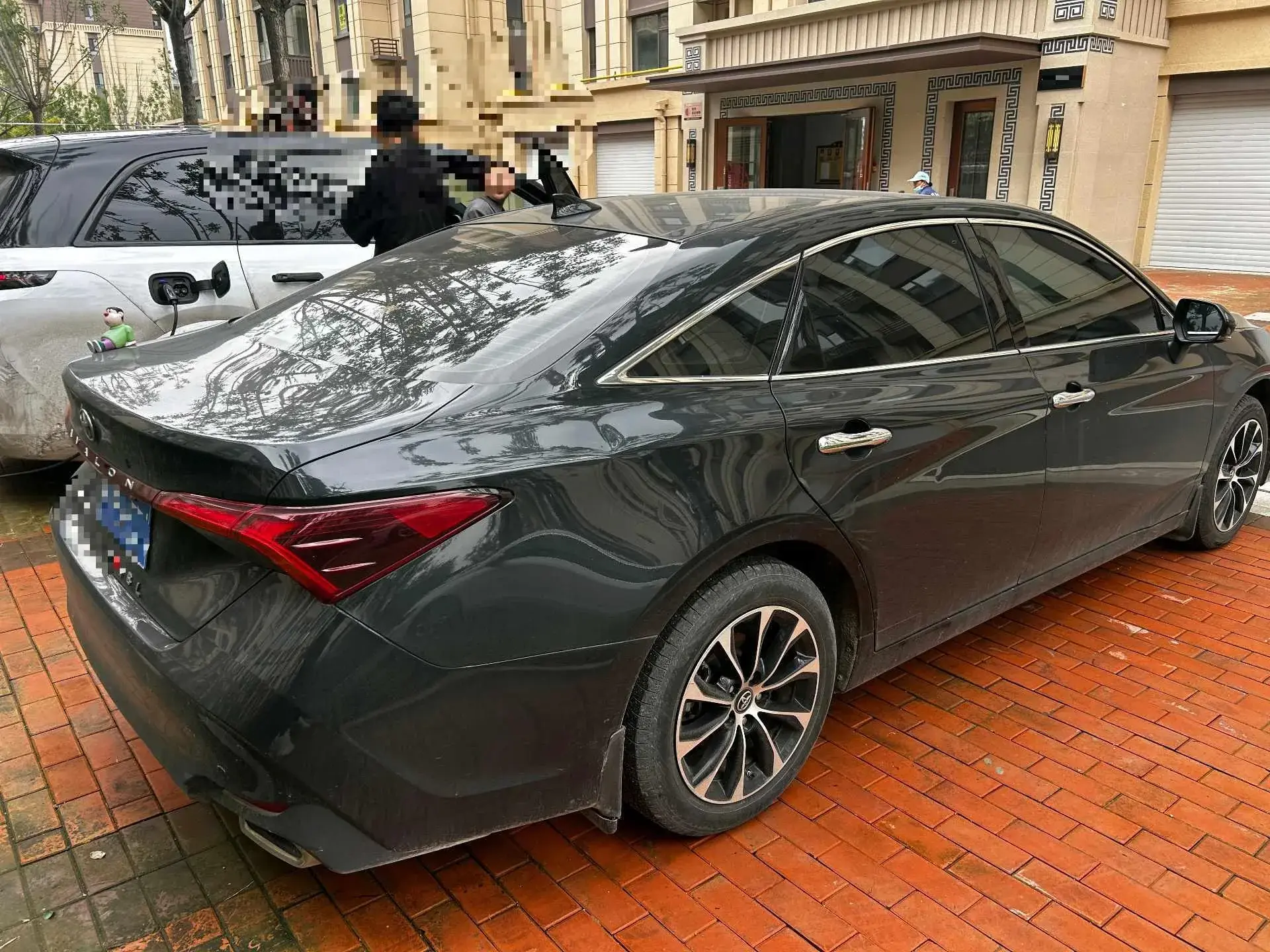 2022 TOYOTA AVALON thumbnail 2