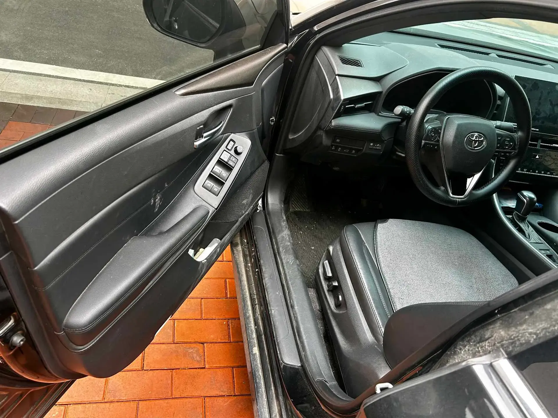 2022 TOYOTA AVALON thumbnail 3