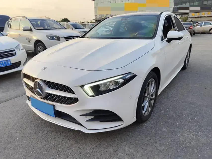 2020 MERCEDES-BENZ A view 1