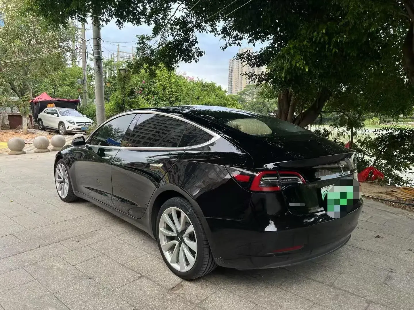 2019 TESLA MODEL thumbnail 4