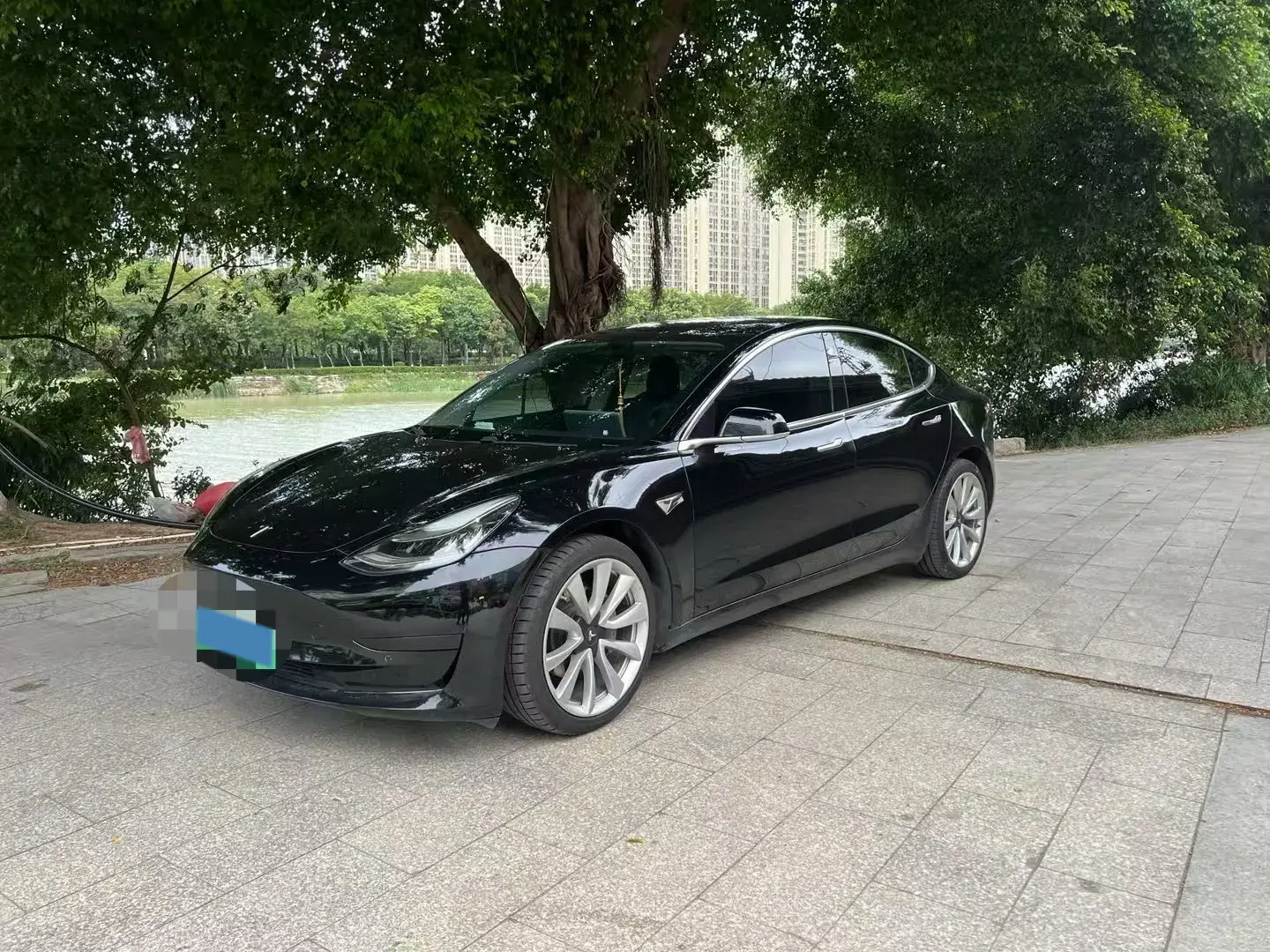 2019 TESLA MODEL view 1
