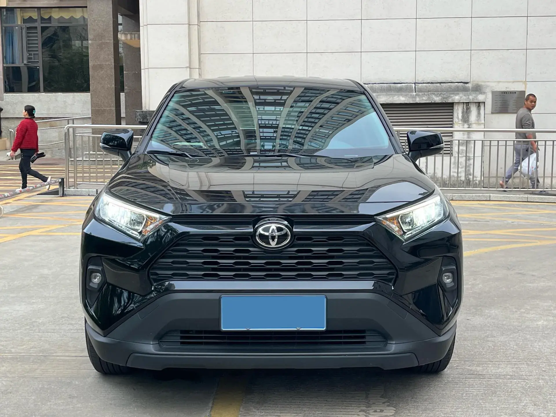 2023 TOYOTA RAV4 thumbnail 2