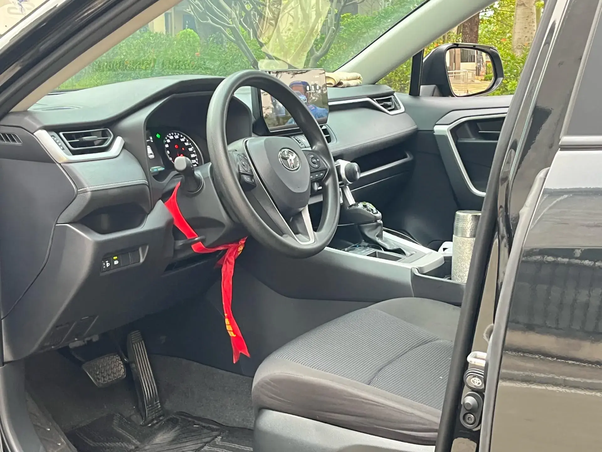 2023 TOYOTA RAV4 thumbnail 4