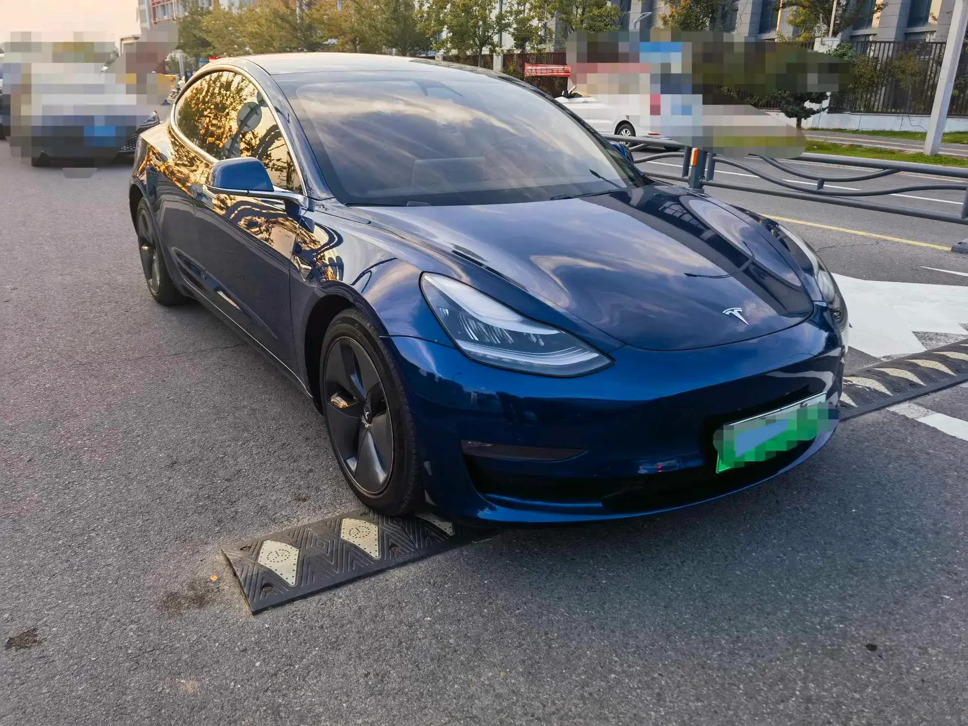 2019 TESLA MODEL thumbnail 4