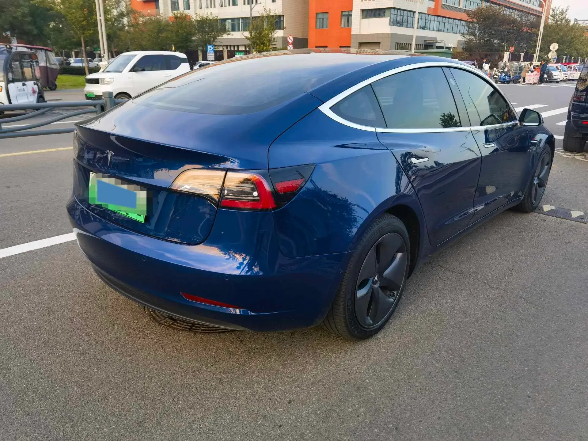 2019 TESLA MODEL thumbnail 3