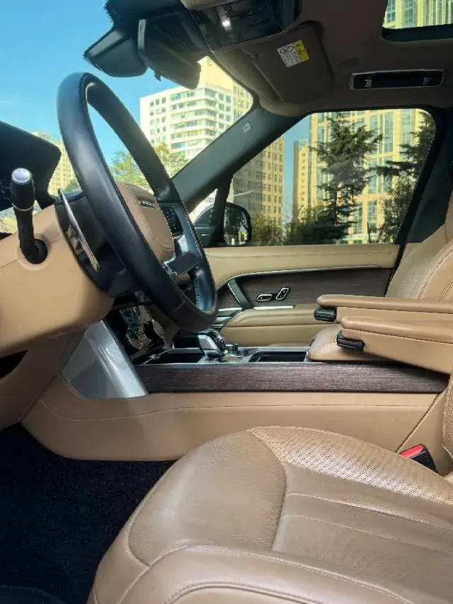 2022 LAND ROVER thumbnail 4